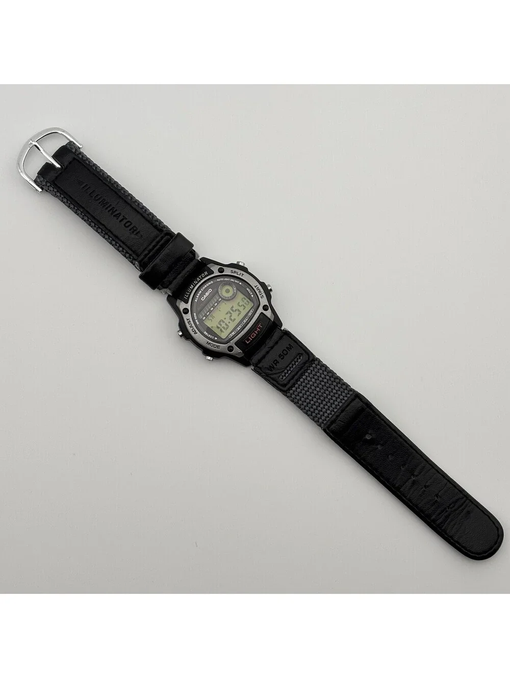 Vintage Casio Illuminator W-94H Green Holographic LCD Black Gray 37mm Auto EL